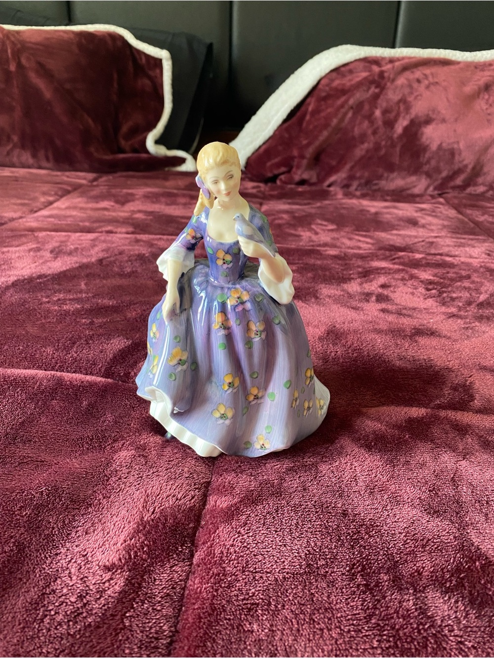 Vintage 1977 Royal Doulton NICOLA Figurine HN